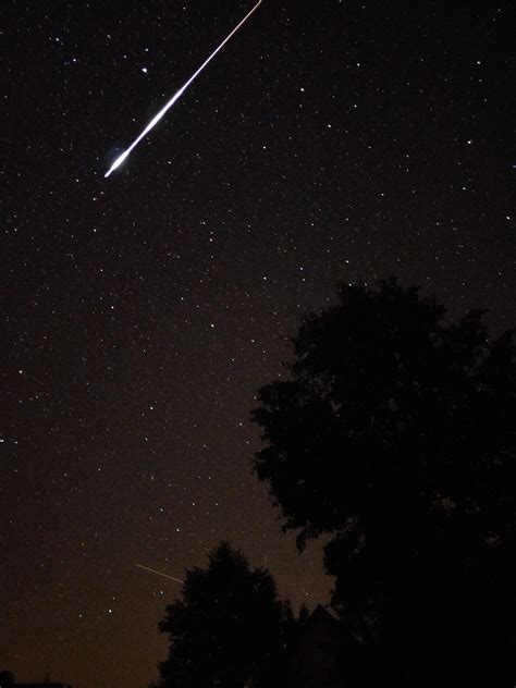 My phone camera captured a shooting star : r/mildlyinteresting