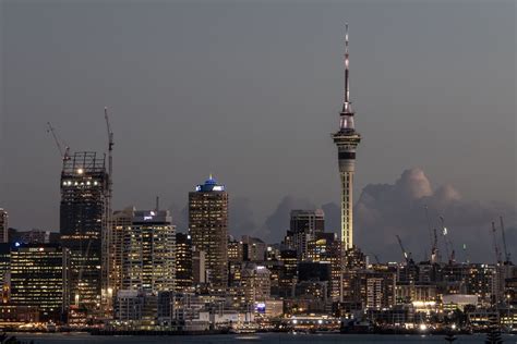 Auckland Sky Tower At Night | Auckland's Sky Tower is the ta… | Flickr