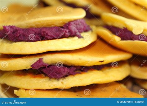 Dorayaki stock photo. Image of kitchen, sweetmeats, plate - 28513760