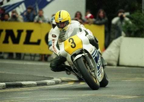 Arai Launches Joey Dunlop Replica Helmet for Classic TT - Asphalt & Rubber