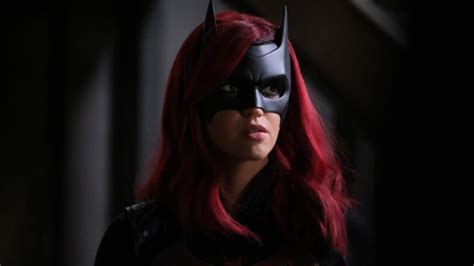 Batwoman Season Finale: Bruce Wayne Cameo Explained | Den of Geek