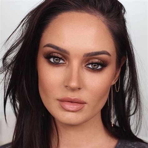 Mecca Maxima on Instagram: “UMMMM ... We have no words for this look on @chloemorello 😵🙏🏼 Tap ...