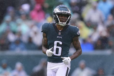 Eagles star DeVonta Smith not a fan of cold-weather games