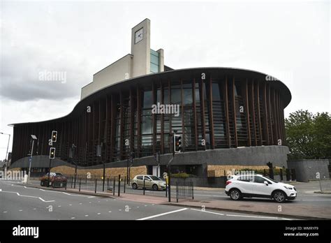 Plants and landscaping around Aylesbury town centre Stock Photo - Alamy