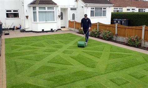 Six Cool Lawn Mowing Patterns - greeniq.co