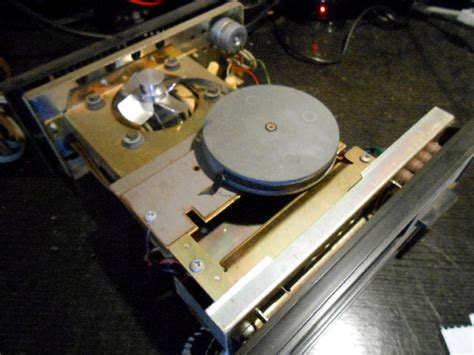 Retro Teardown: Inside An 8-Track Stereo Player | Hackaday