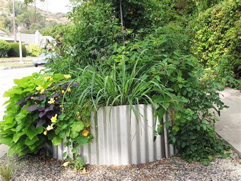 How to build a corrugated metal raised bed