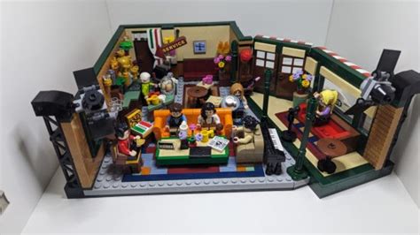 Lego Friends Central Perk review – could it be any better?