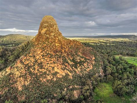 Warrumbungles 20170402_53_Vib_s | Volcanic plug just west (o… | Flickr