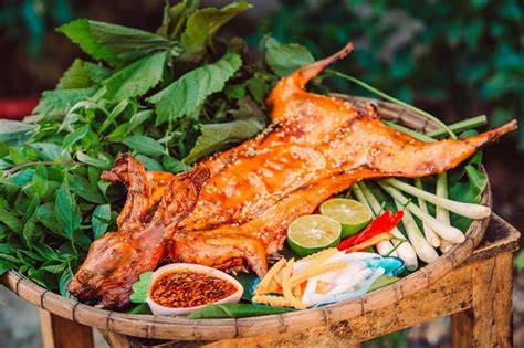 Cách làm thỏ nướng nguyên con bằng lò quay hấp dẫn