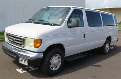 2003 White Ford Econoline E-350 XL Duty Van w/ 3 Rows Seats 226,688 Miles - Oahu Auctions