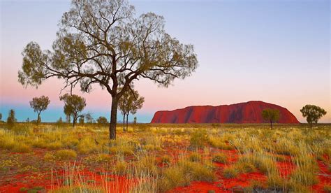 100 Best Views In Australia #24.5 Uluru in Dry, NT | Australian Traveller