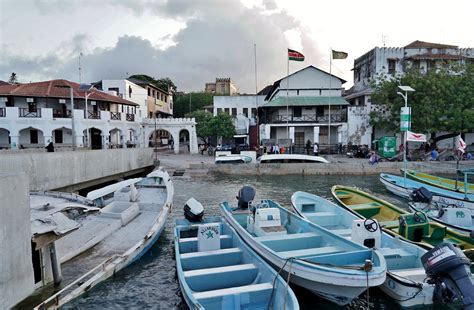 Lamu Old Town, Kenya (seafront) | View of the Lamu Old Town … | Flickr