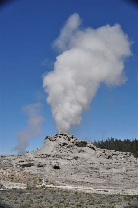 Castle Geyser eruption (12.50 PM on, 1 June 2013) 122 | Flickr