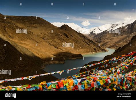 Yarlung Tsangpo canyon Stock Photo - Alamy