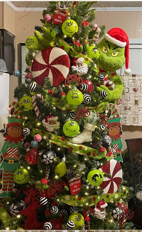 Amazing Christmas Trees, Christmas Tree Inspiration, Colorful Christmas Tree, Grinch Christmas ...