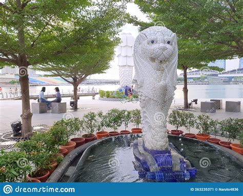 Singapore : Merlion Cub at Merlion Park Editorial Photo - Image of park, sculpture: 263235371