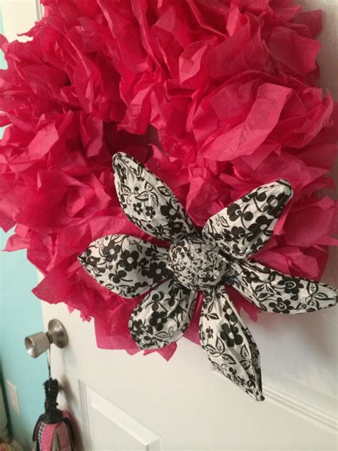 Easy DIY Tissue Paper Wreath - Re-Fabbed