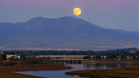 How to Predict and Photograph the Perfect Moonrise - Nature TTL