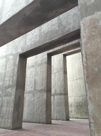 Concrete structure inside the monument. - Picture of Jatiyo Sriti ...