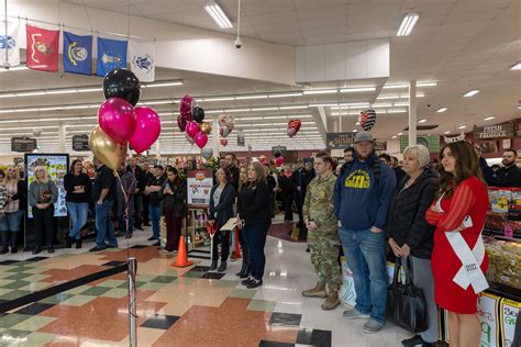 Kent’s Celebrates Re-Opening in Roy - Associated Food Stores