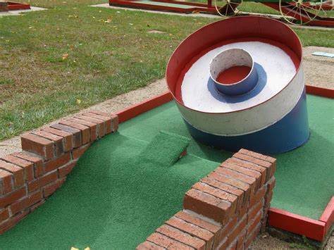 Dividen Up: Putt Putt Golf Obstacles