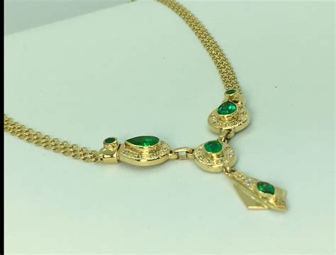 Fine 7.30ct Colombian Emerald Necklace 18K Yellow Gold – EmeraldsMaravellous