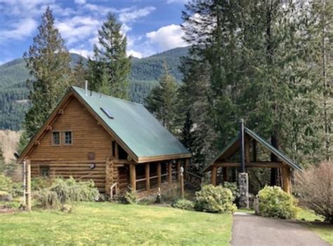 COWLITZ RIVER CABINS - Updated June 2024 - 30 Photos - 300 E Carr Rd ...