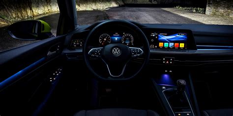 Volkswagen Golf Interior & Infotainment | carwow