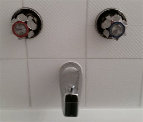 plumbing - I am trying to identify the brand of this bathtub faucet - Home Improvement Stack ...