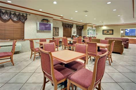 Discount Coupon for Holiday Inn Express Hotel & Suites PEORIA NORTH - GLENDALE in Peoria ...