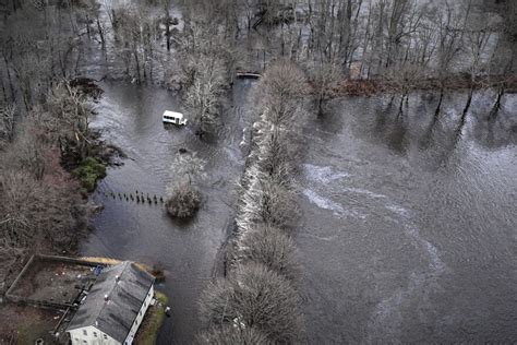 Partial dam break on Yantic River in CT causes evacuation due to ...