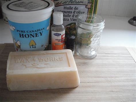 Honey Nutbrown's: DIY: Chapstick