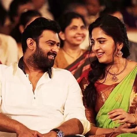 Alleged 'Baahubali' Couple Prabhas-Anushka Look Royals At A Wedding, Her Pink Saree Is Beautiful