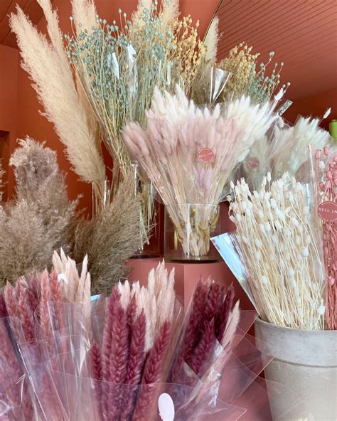 Dried Flowers Are the Perfect Pandemic Decor Trend