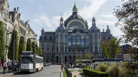 Antwerp Old Town : Hilton Antwerp Old Town Linkedin - Located in ...