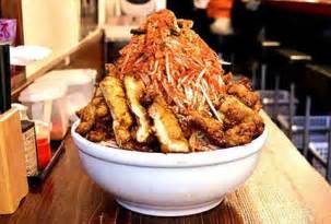 Tokyo Restaurant Pays $438 to Devour This Massive Ramen Bowl - Thrillist