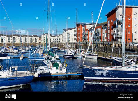 Ardrossan Harbour High Resolution Stock Photography and Images - Alamy