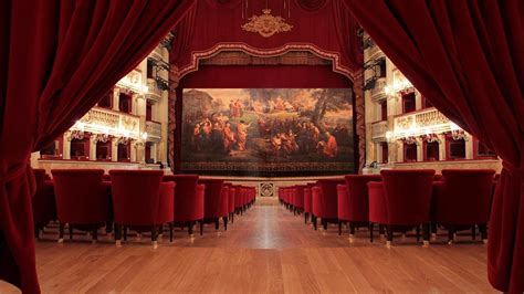 283 anni fa veniva inaugurato il Teatro di San Carlo, il teatro più antico d’Europa: scopriamolo ...