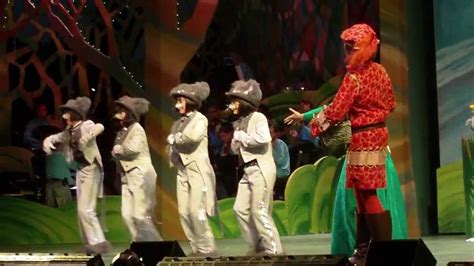 Shrek: The Musical's Rat Dancers - YouTube