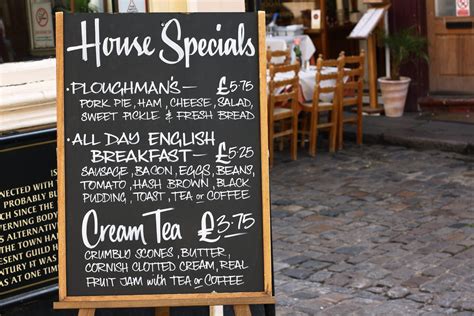 This is the Real Reason Restaurants Have Specials | Reader's Digest