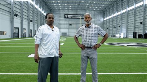 Lester Hayes and Mike Haynes reunite to tour Raiders HQ