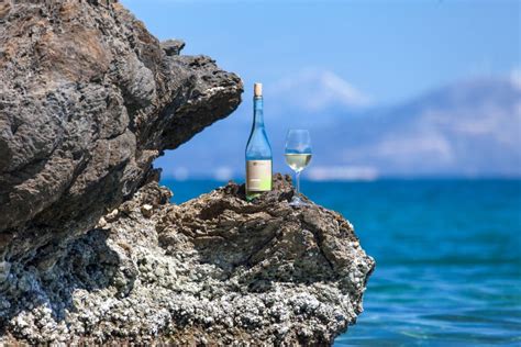 Top 5 Reasons to Take a Santorini Wine Tour | Designer Journeys