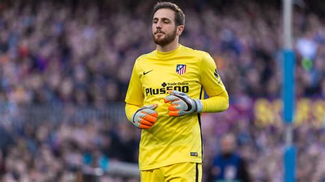 Atletico Madrid keeper pens new deal - ITV News