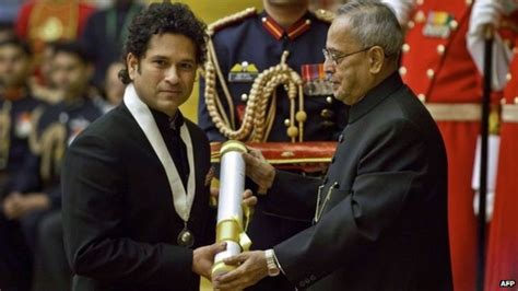 Sachin Tendulkar receives top India honour Bharat Ratna - BBC News