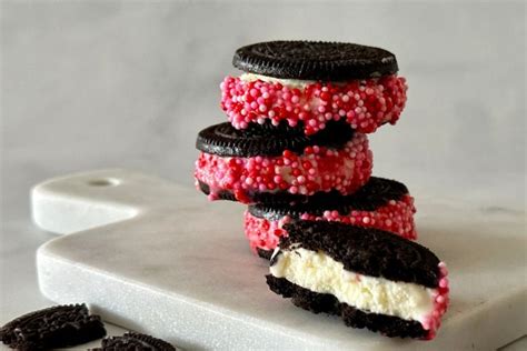 OREO ICE CREAM SANDWICH RECIPE | Healthy Foodie Girl