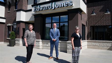 Edward Jones urges employees to take ownership in firm's success