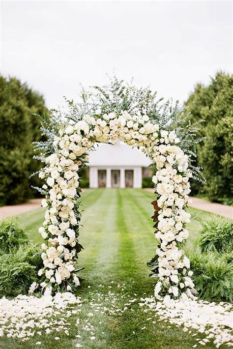 10 arches pour fleurir votre cérémonie de mariage en extérieur ...