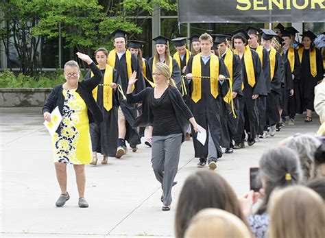 The Valley Reporter - Harwood Union High School graduation 2014