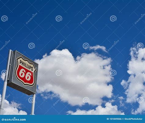 Phillips 66 Gas Station Sign and Logo. Editorial Photo - Image of sign, modern: 101849066